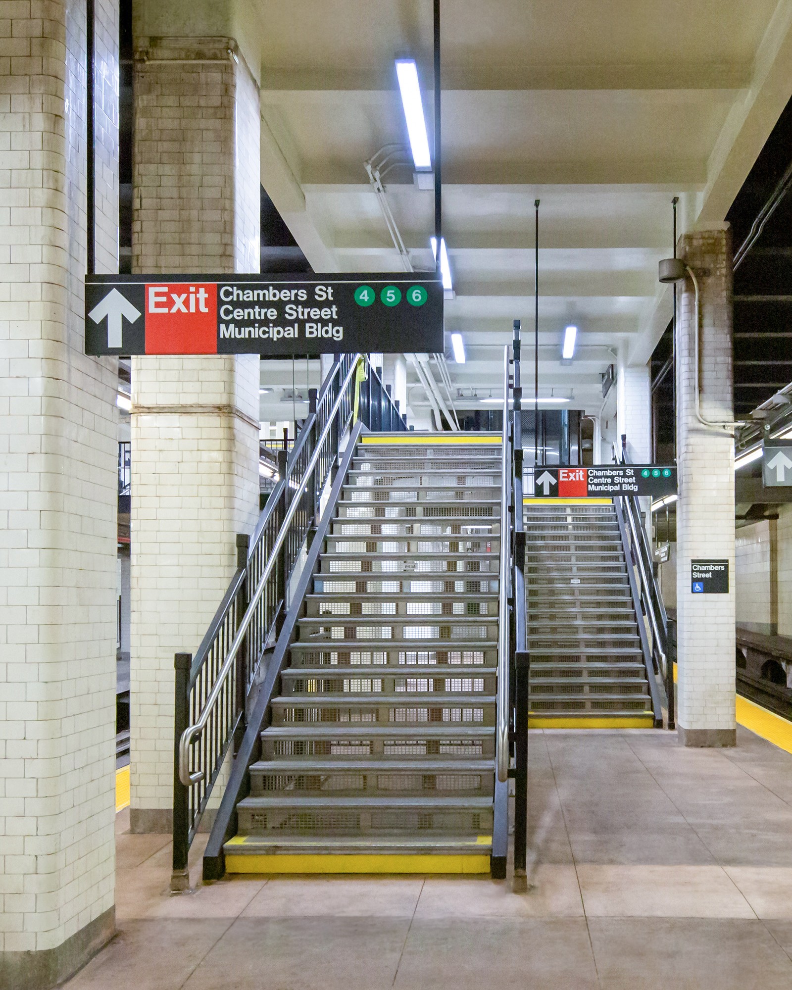 Chambers Street 9_V3 new staircases from the subway platform to station mezzanine