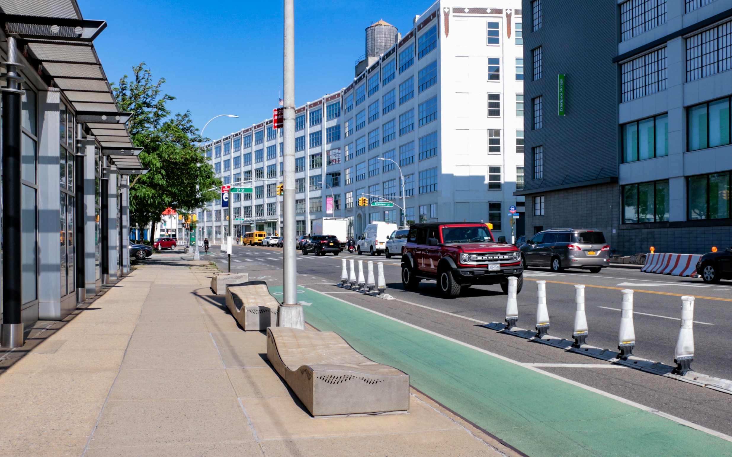IMG_9246_V2_16x10 flood mitigation street furniture